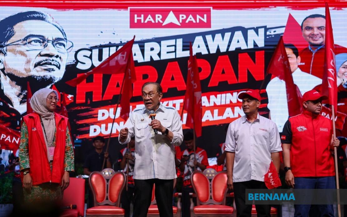 Johor Election Offers Youth Chance to Build Better Future, Says Anwar