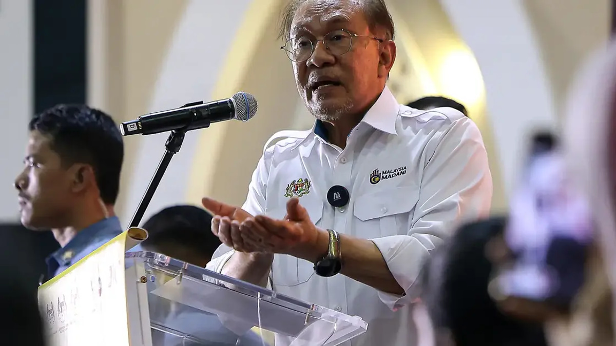 Defending Minorities Does Not Weaken Islam or Malay Rights, Anwar Asserts