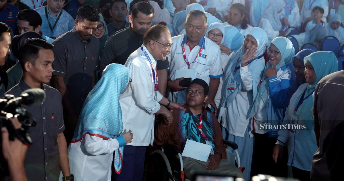 PM Anwar to Push Cabinet on Governance Framework for State-Owned Enterprises