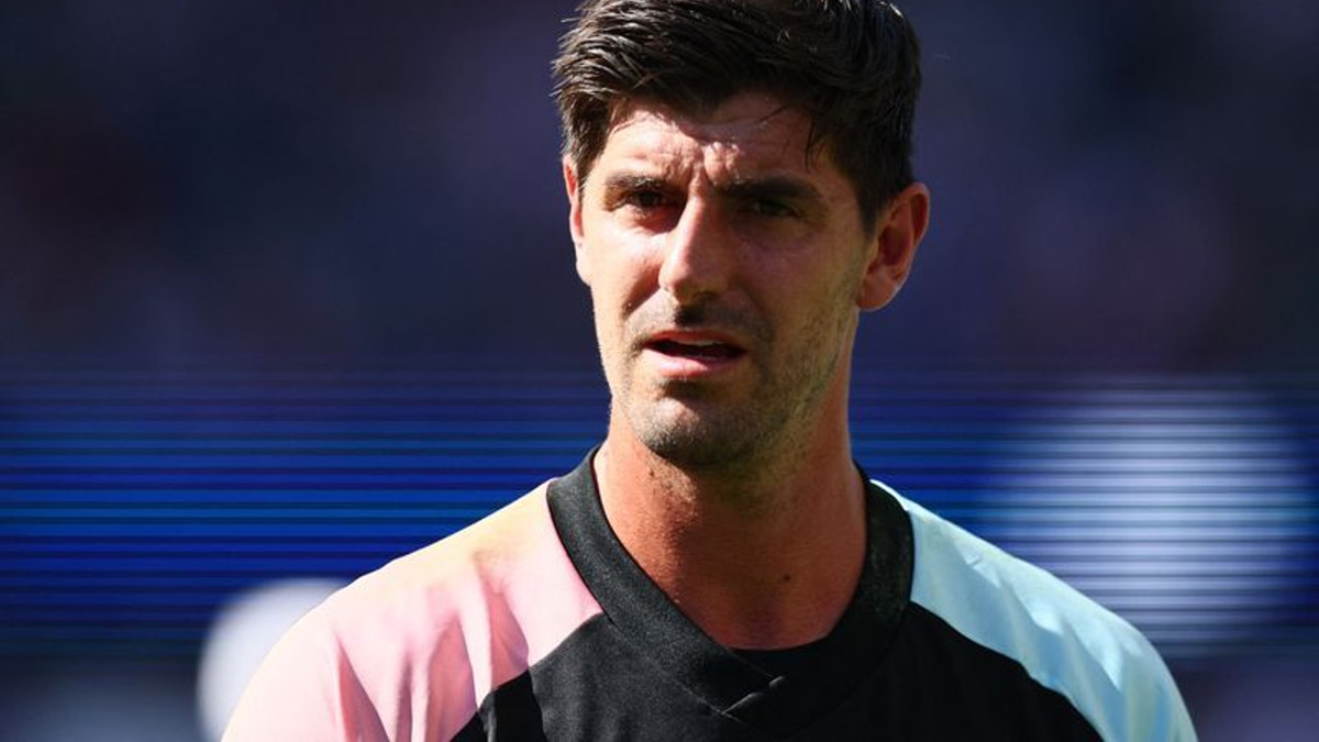 Courtois backs Van Bommel as Belgium's new coach but hints at international retirement