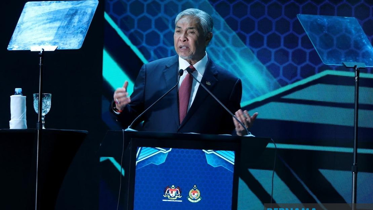 Immigration Officers Need Better Service Terms, Says Deputy PM Zahid