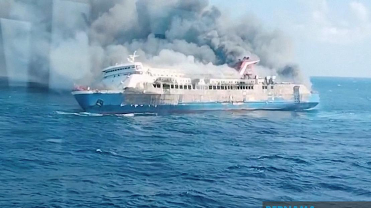 Indonesia Ferry Fire Kills Five, 41 Still Missing