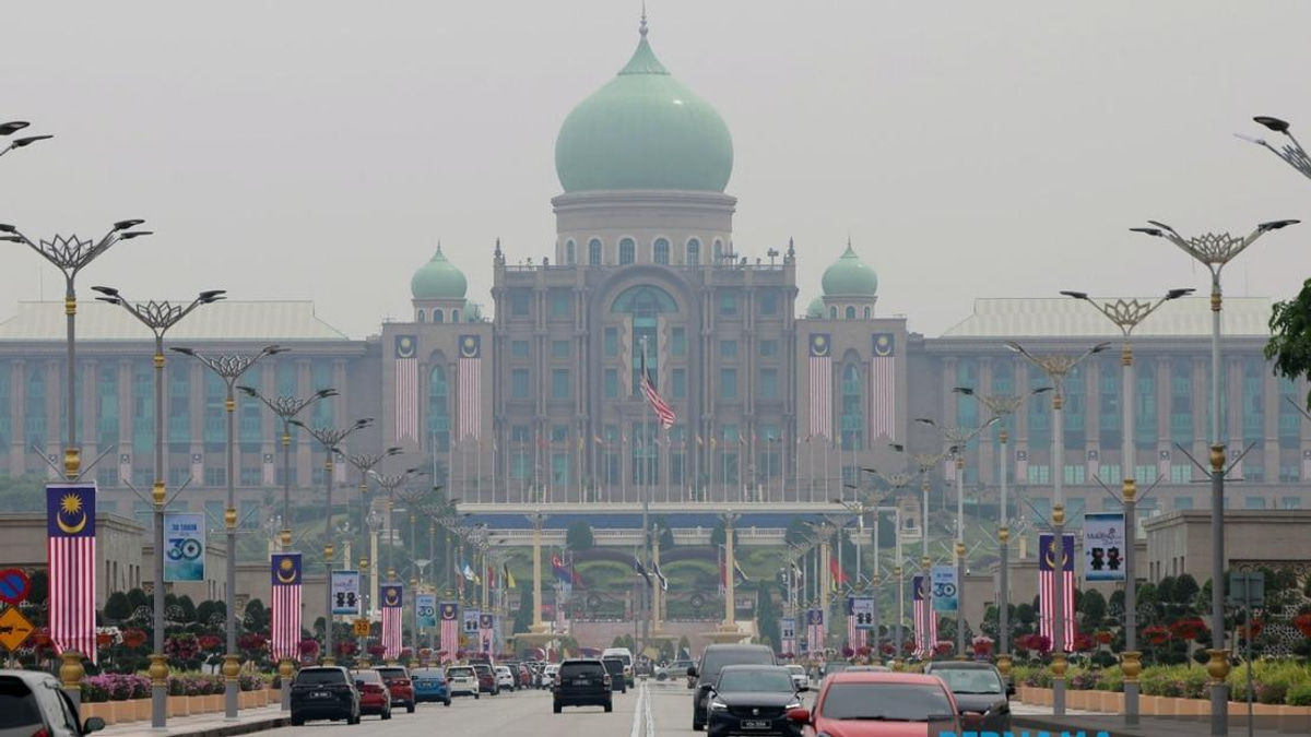 Haze Crisis Set for Spotlight at Anwar-Brunei Sultan Talks