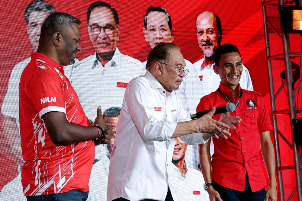 Anwar Reaffirms Inclusive Vision for Malaysia Following Apology to Indian Community