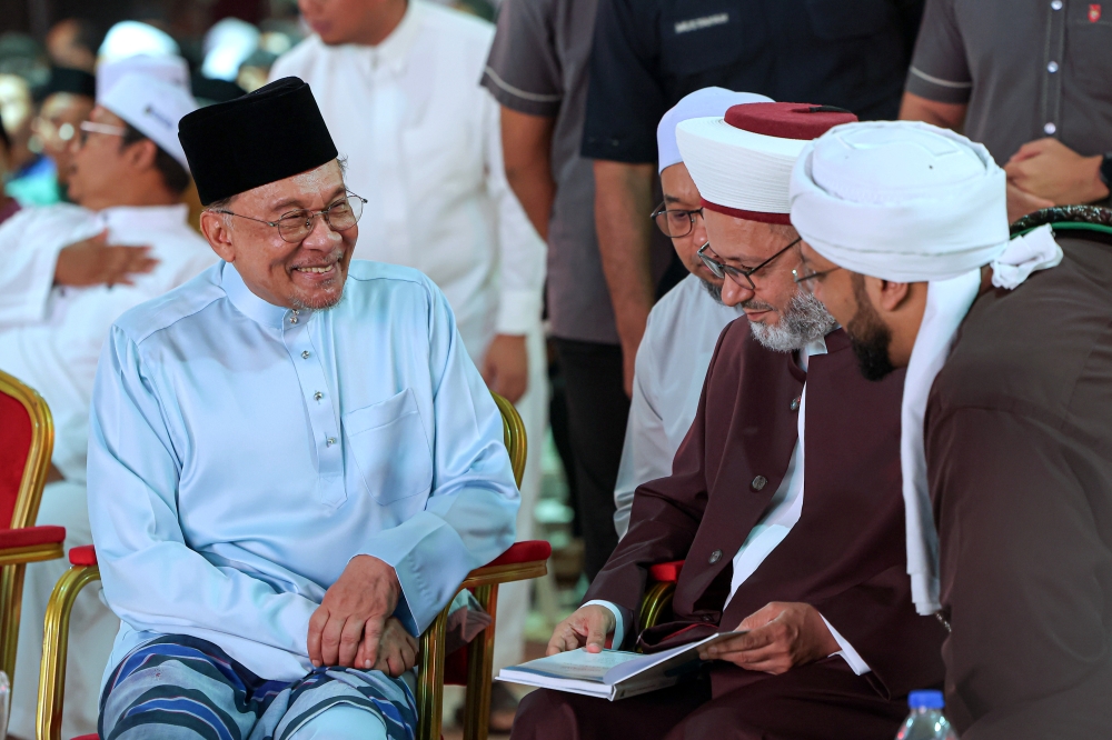 Anwar Defends Public Release of Tabung Haji Inquiry Report as Question of Public Trust