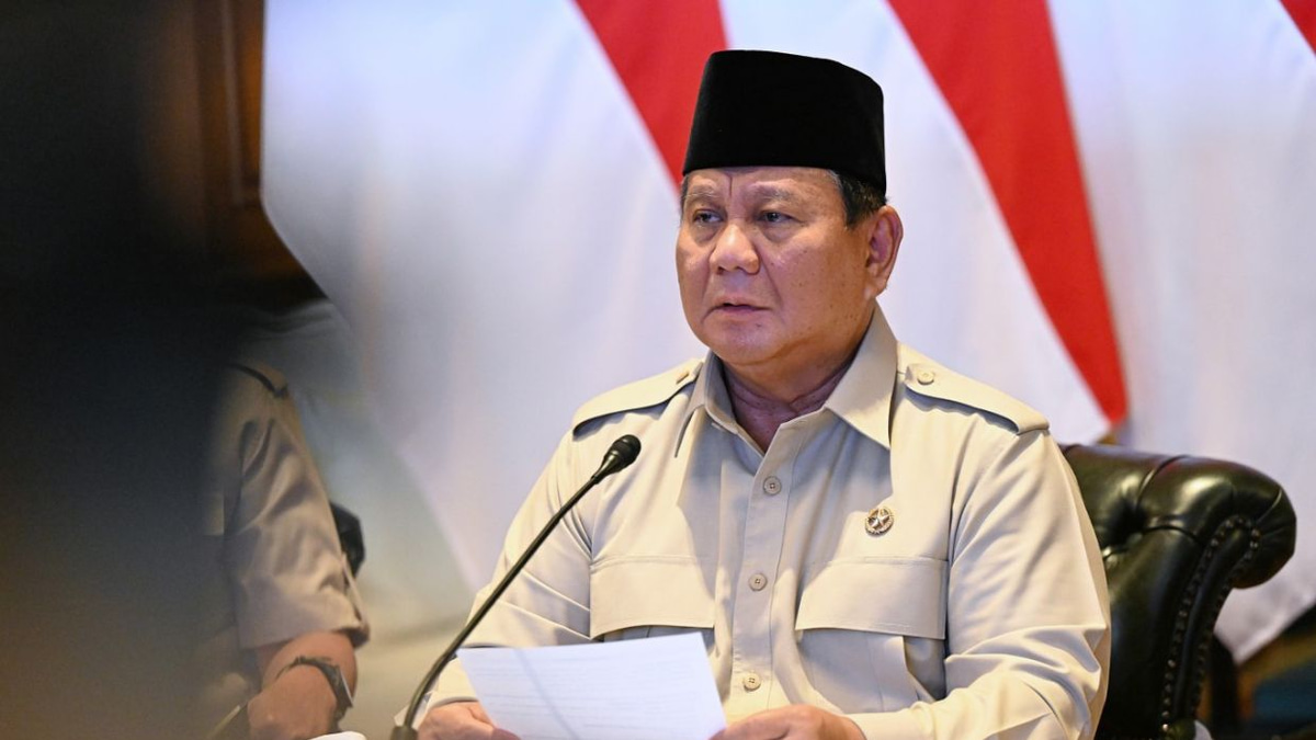 Prabowo's Approval Plummets 30 Points as Honeymoon Period Ends