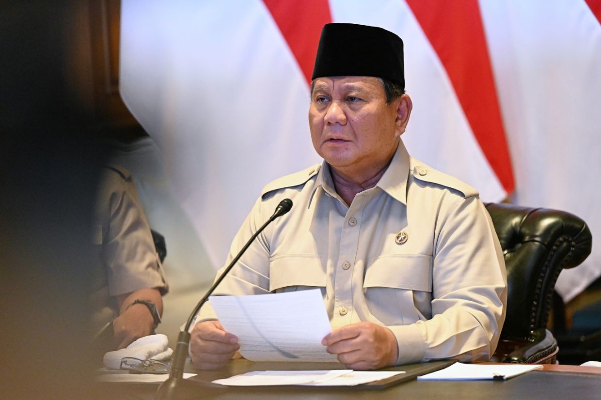Prabowo's Approval Plummets 30 Points as Honeymoon Period Ends