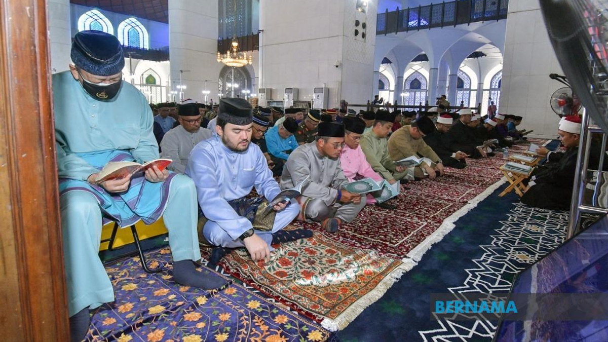 Selangor Sultan leads spiritual observance ahead of National Day celebrations