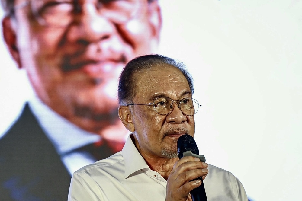 Anwar Awaits Full Report on Melaka DAP Crisis as Pakatan Pledges Swift Resolution
