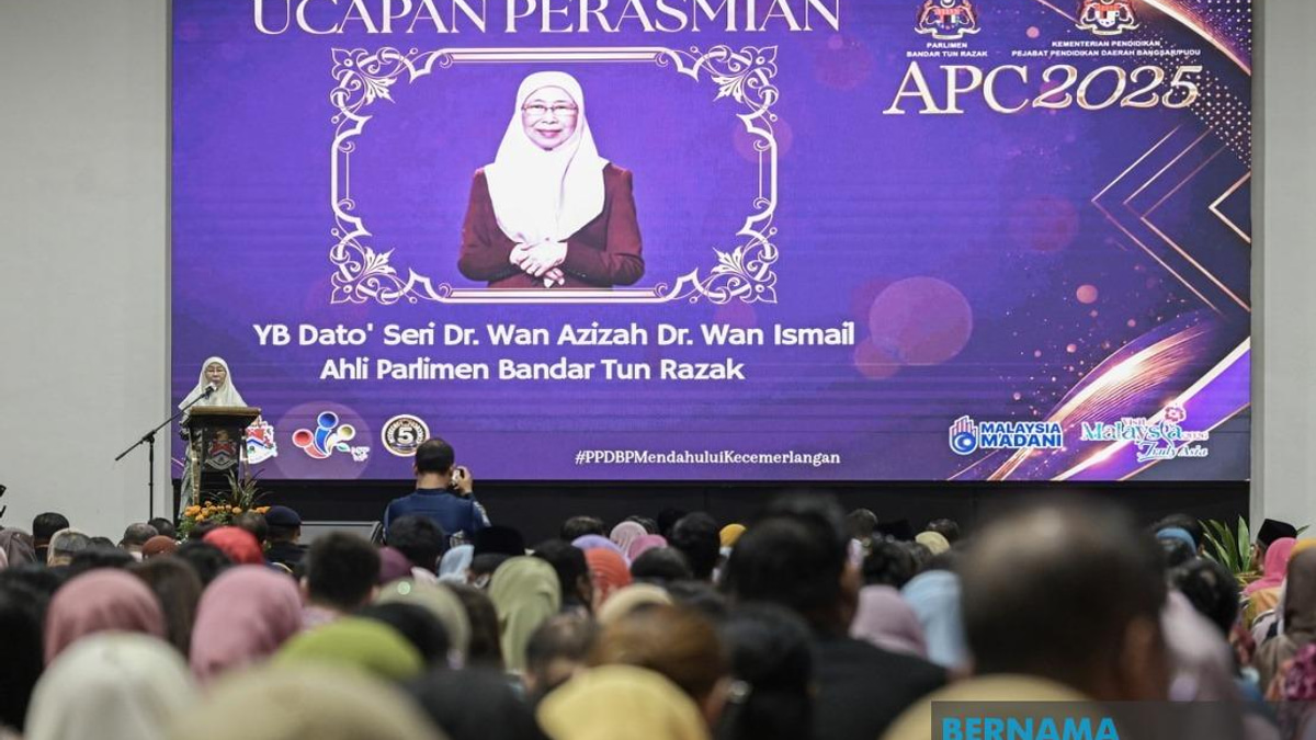 National Progress Depends on Developing Ethical and Knowledgeable Citizens, Says Dr Wan Azizah