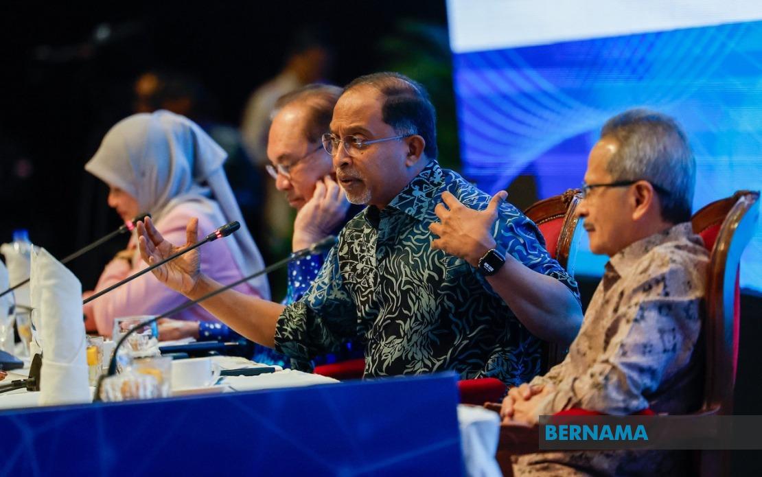 Malaysia's Higher Education Framework Needs Urgent Overhaul, Says Zambry