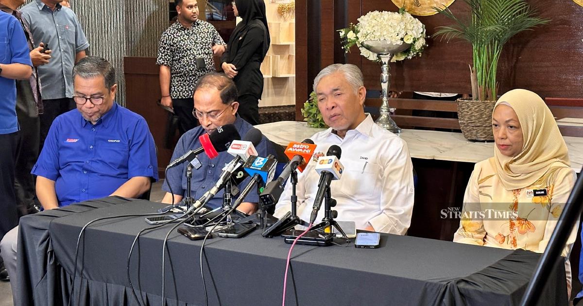 Zahid Urges Unity Partners to Leave Najib-Rosmah Past Behind in Johor Push