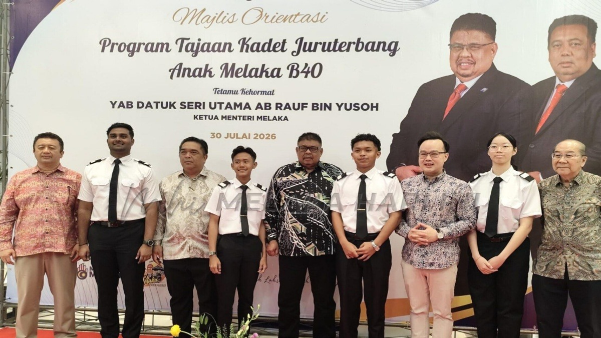 Melaka to Sponsor 20 B40 Children for Cadet Pilot Training Worth RM10 Million