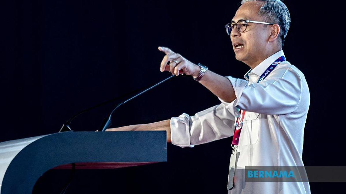 Malaysians Showing Greater Pride in National Flag Details, Says Communications Minister