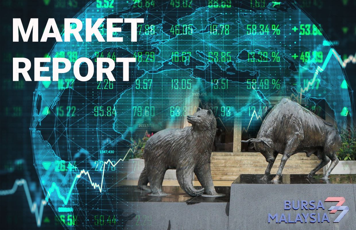 Malaysian Stocks Slip as Tech Rout Sweeps Region, Bank Negara Decision Looms