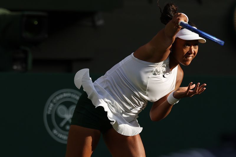 Osaka Dismantles Top-Seeded Sabalenka at Wimbledon; Djokovic Advances Despite Discomfort