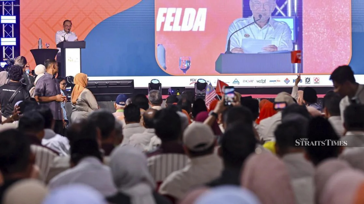 Anwar Issues Stern Warning to Felda Over Nearly RM1 Billion Debt Crisis