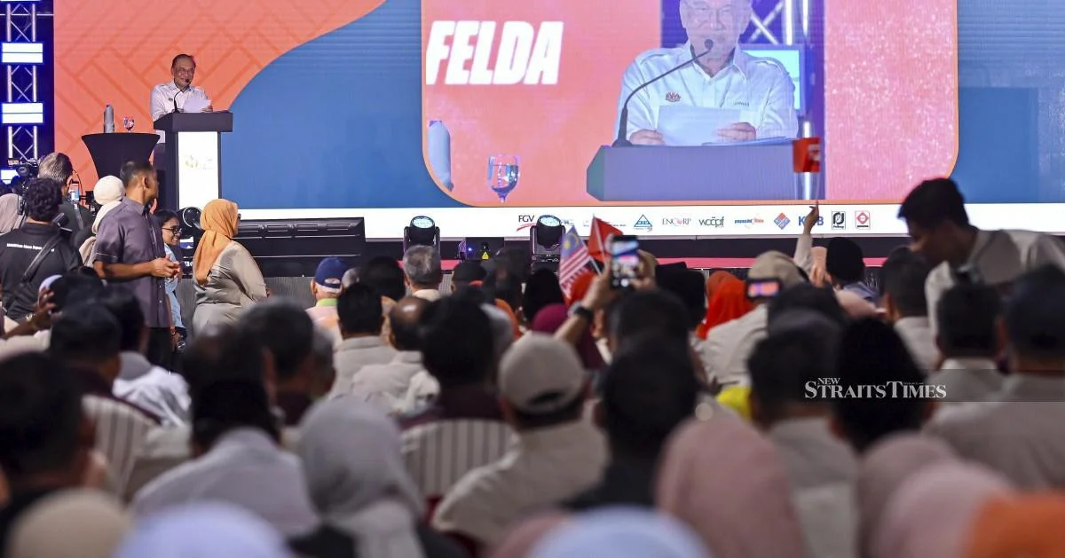 Anwar Issues Stern Warning to Felda Over Nearly RM1 Billion Debt Crisis