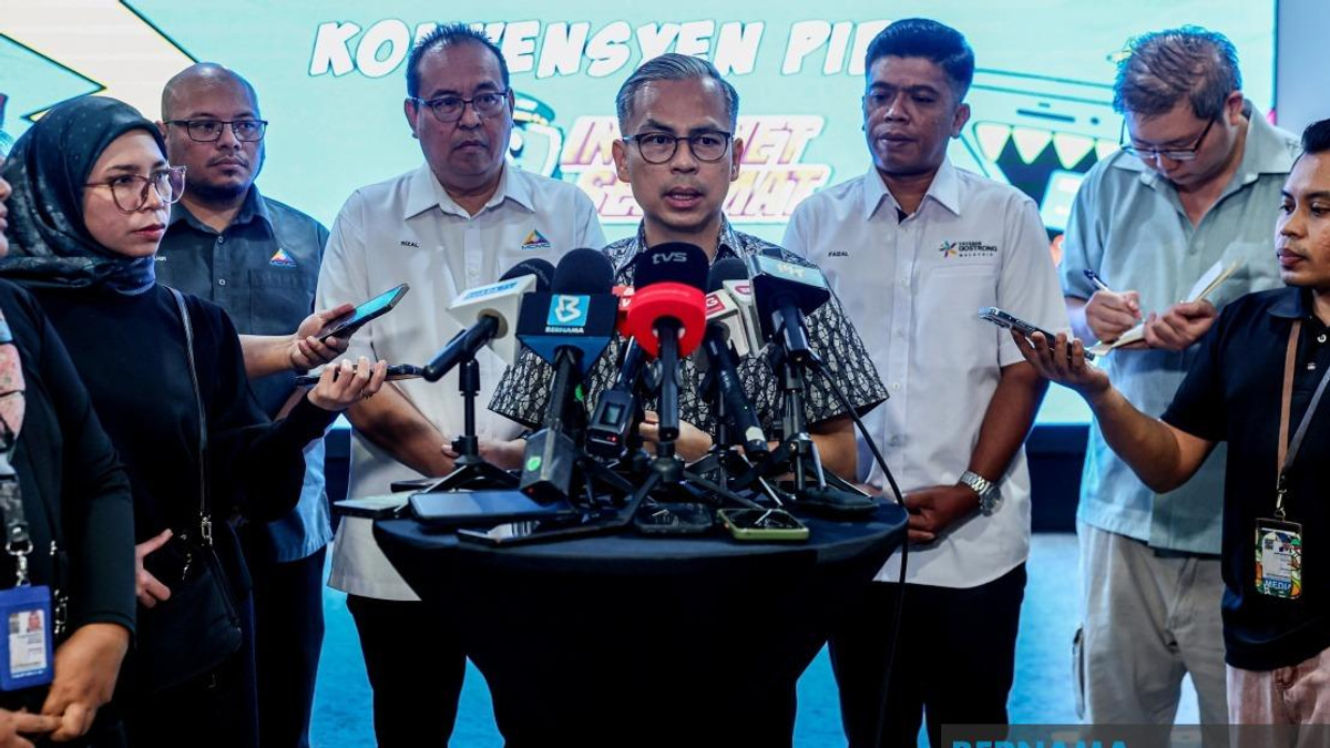 Parents Must Guard Against Children Forming Emotional Bonds With AI, Says Fahmi