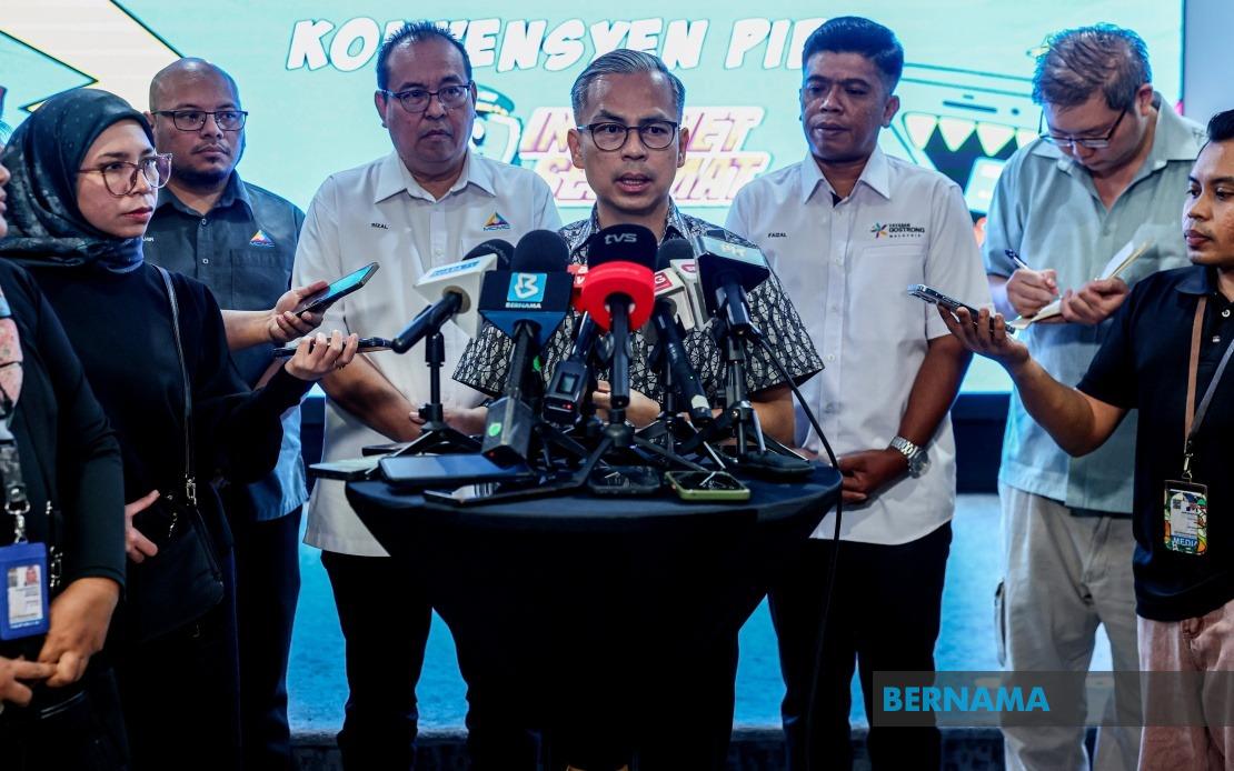 Parents Must Guard Against Children Forming Emotional Bonds With AI, Says Fahmi