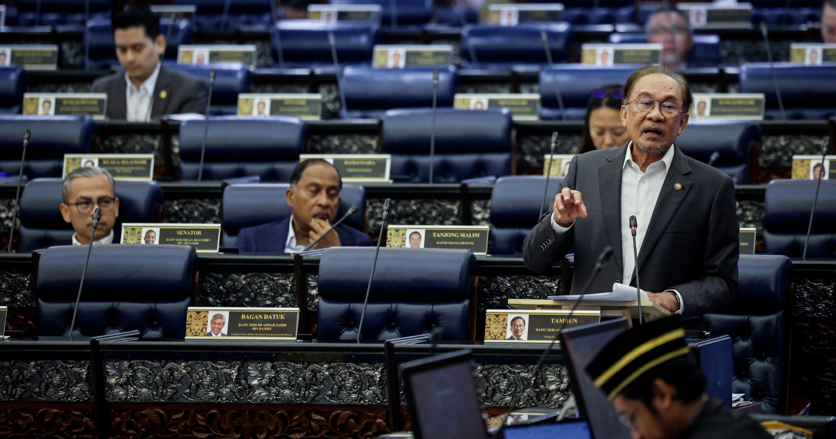 PM Anwar Calls for Procedural Safeguards Against Arbitrary Action on Journalists
