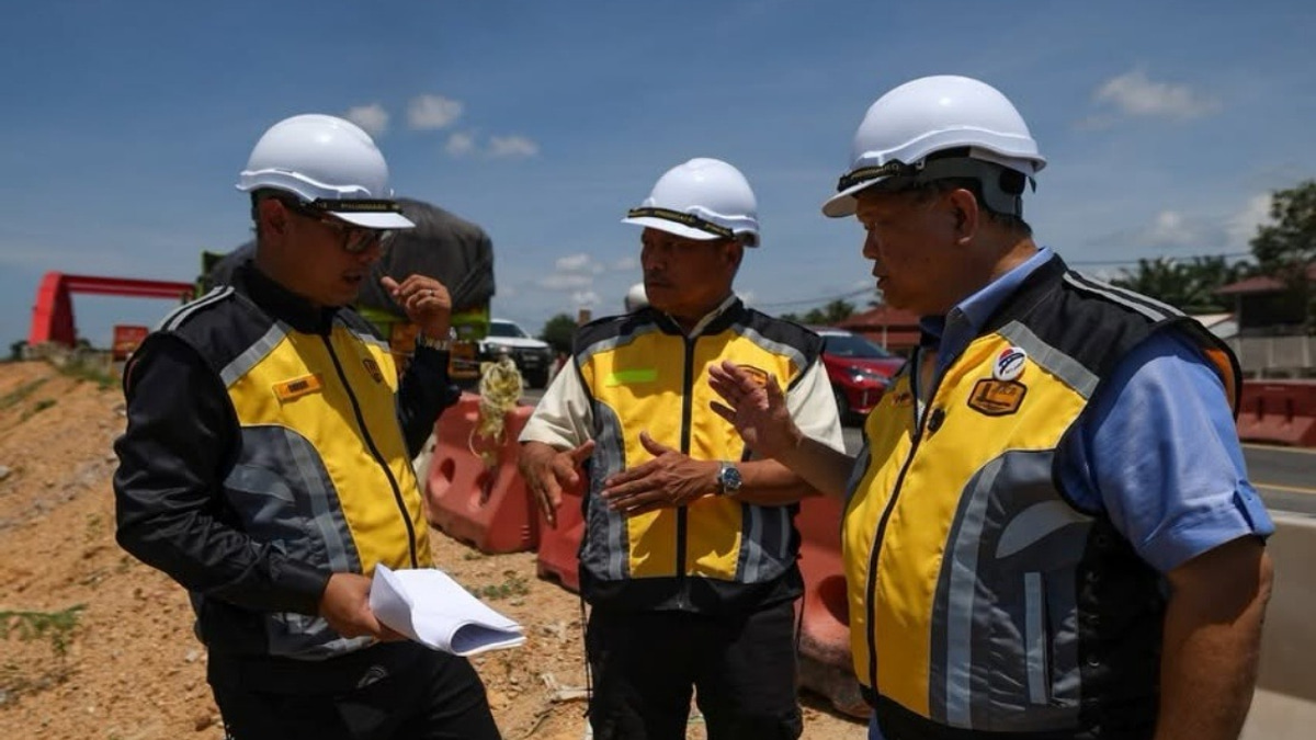 Works Minister Orders Acceleration of Delayed Sungai Durian Bridge Project