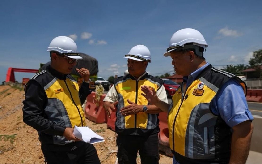 Works Minister Orders Acceleration of Delayed Sungai Durian Bridge Project