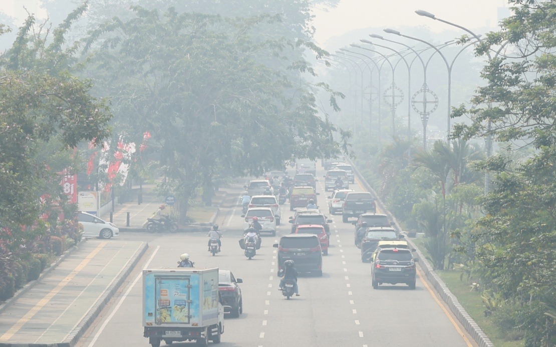 Indonesia's Air Quality Plummets to Hazardous Levels as Forest Fires Engulf Kalimantan and Sumatra