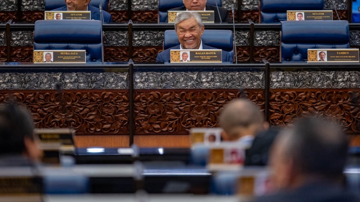 Zahid Urges Constructive Action on Tabung Haji Amid Parliamentary Debate