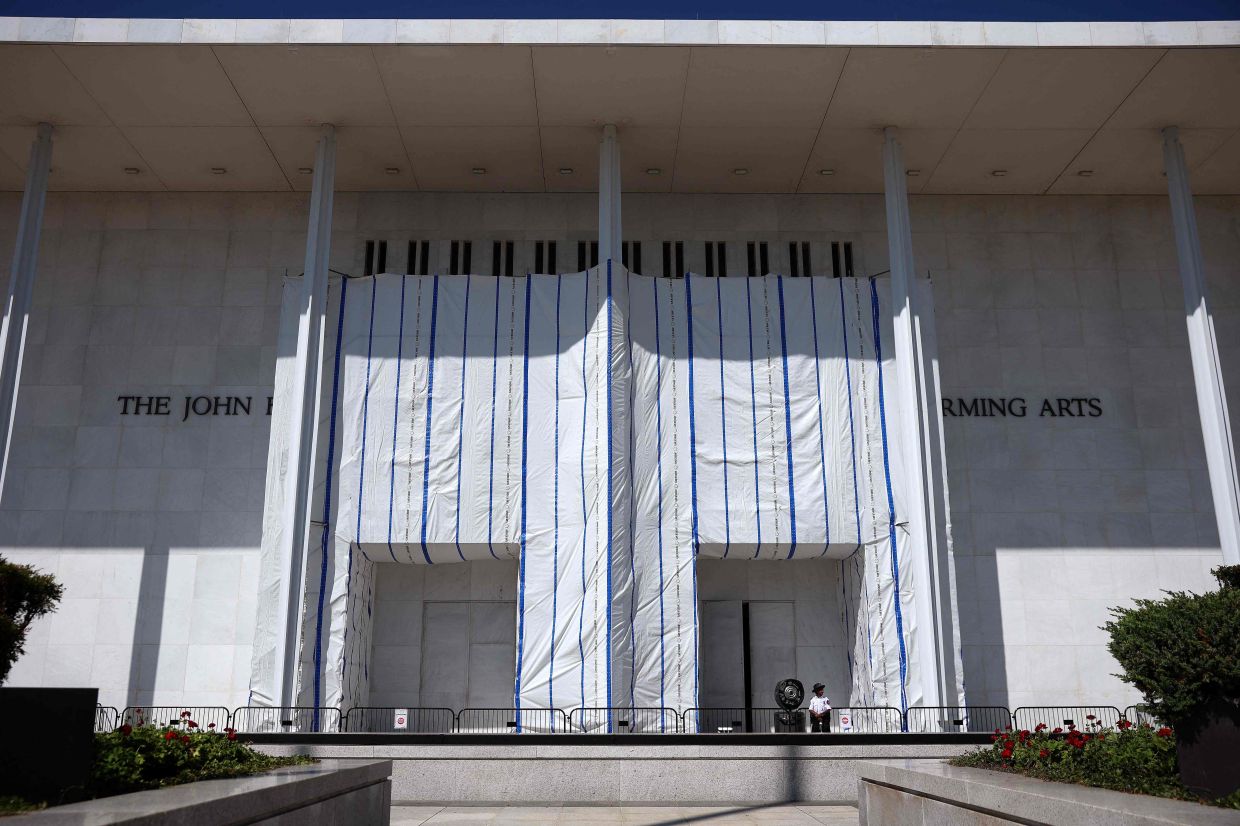 Trump administration warns Kennedy Center could be demolished if courts block renovation