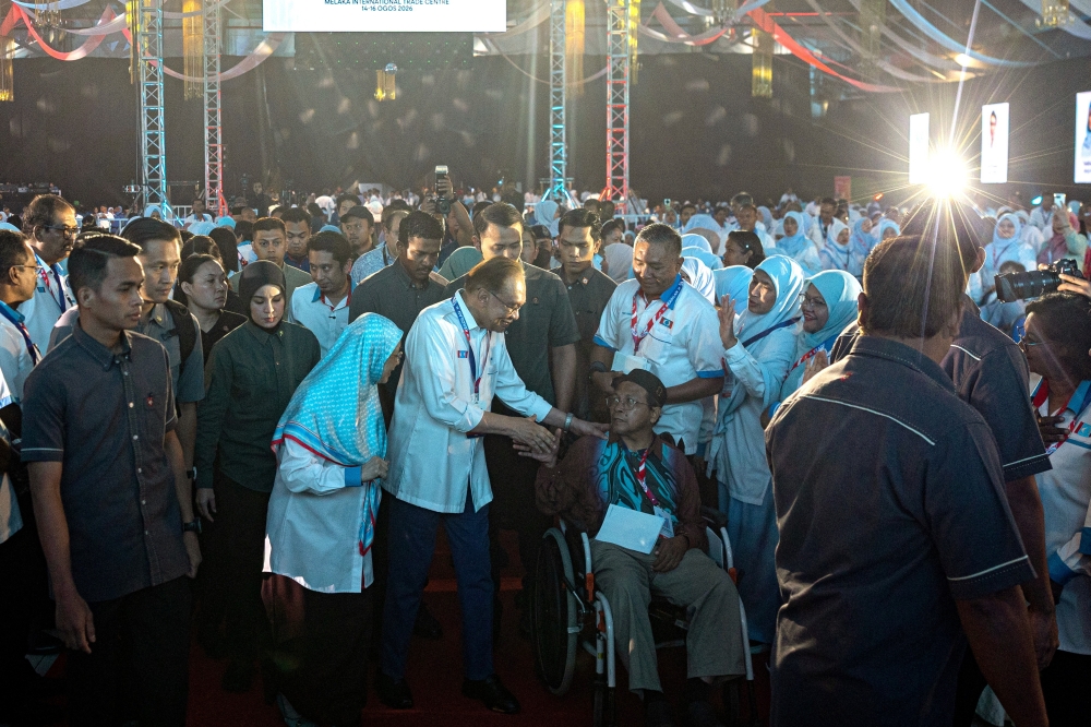 Anwar Urges PKR to Prioritise Welfare Over Emotion in Future Umno Decisions