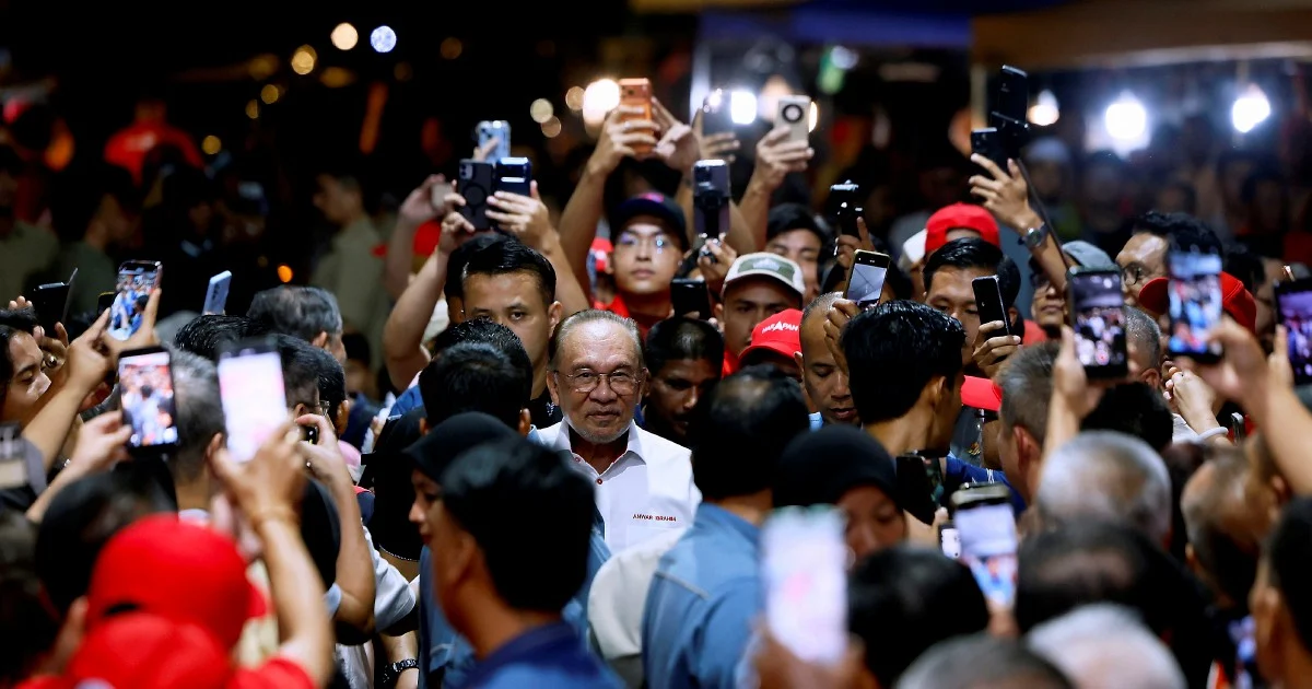 Anwar Declares End to Cronyism and Plunder, Pledges Clean Governance