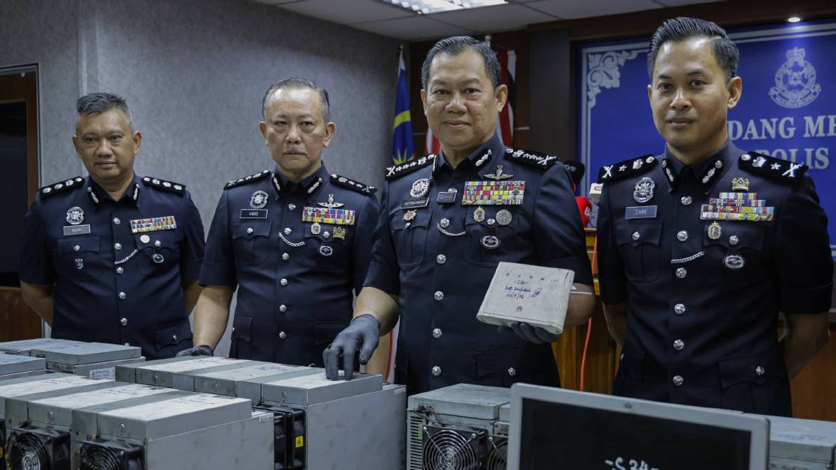 Johor Police Dismantle Bitcoin Mining Racket Operating on Stolen Power
