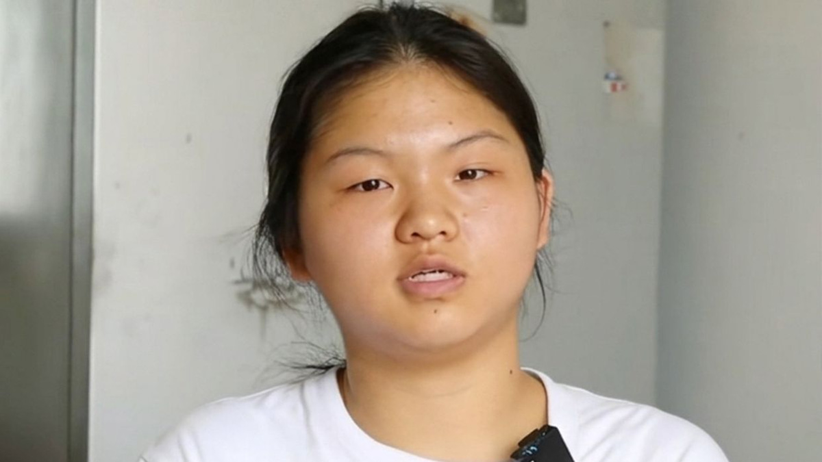Chinese Student Orphaned Before University Turns Down Aid, Urges Support for Others