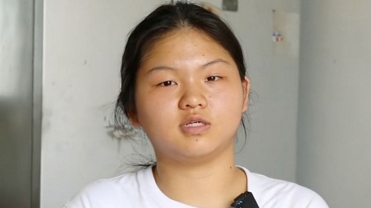 Chinese Student Orphaned Before University Turns Down Aid, Urges Support for Others