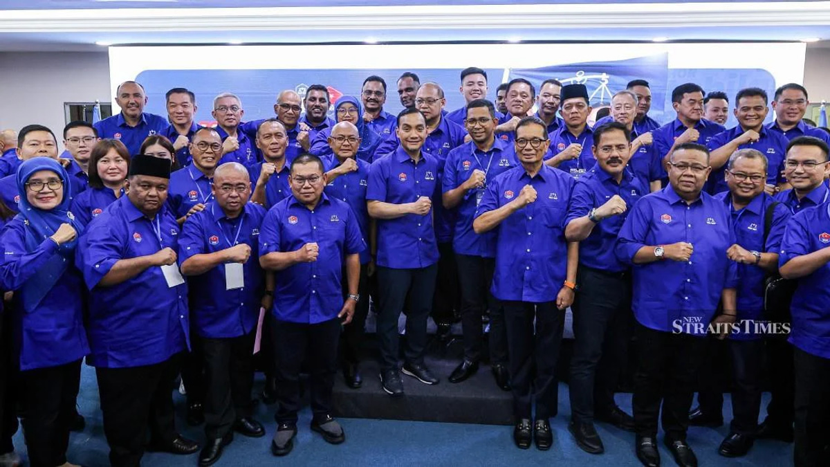 Johor's Barisan Nasional New Generation Eyes Commanding Victory