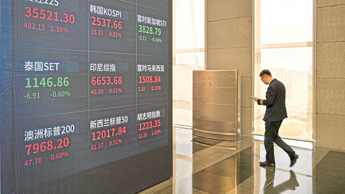 China's Property Sector Faces Fresh Turmoil as Presale Funding Rules Upended
