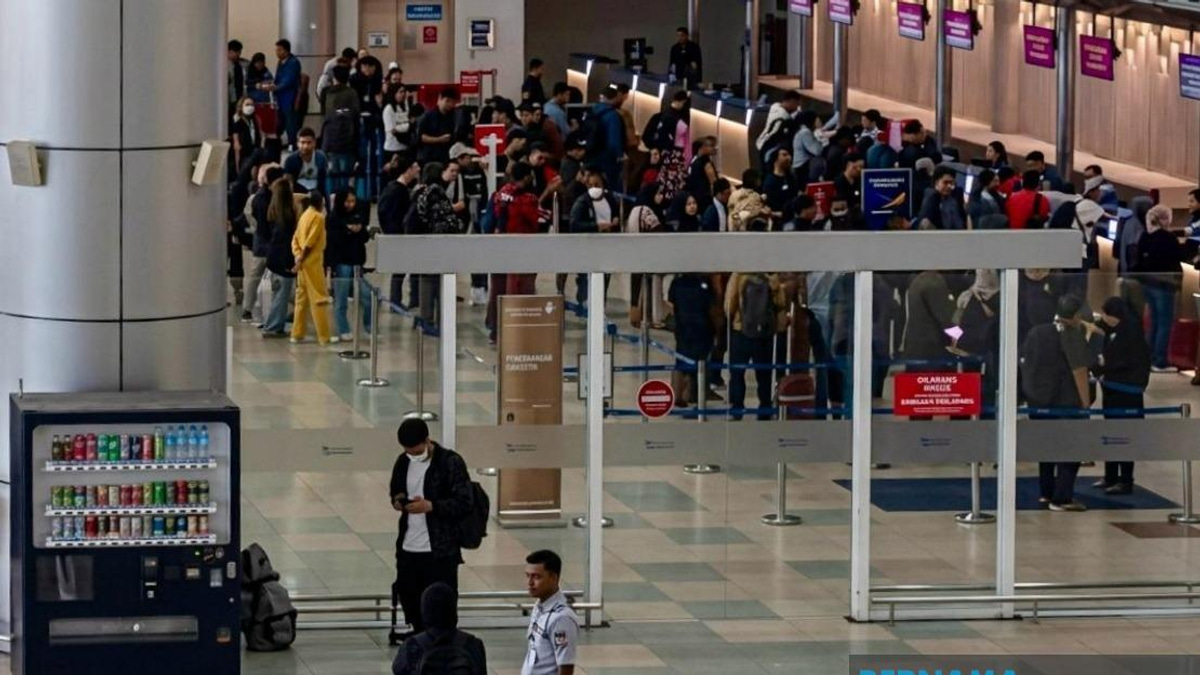 Bomb Discovery Forces Temporary Runway Closure at Labuan Airport