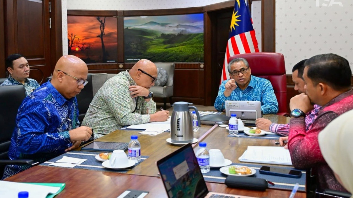 Chief Secretary Orders Swift Resolution of Service Problems at University Malaya Medical Centre