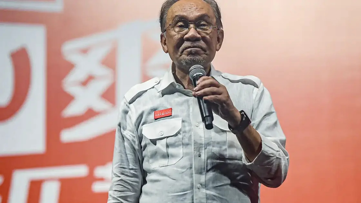 Anwar Urges Unity and Service as BN Secures Johor Victory