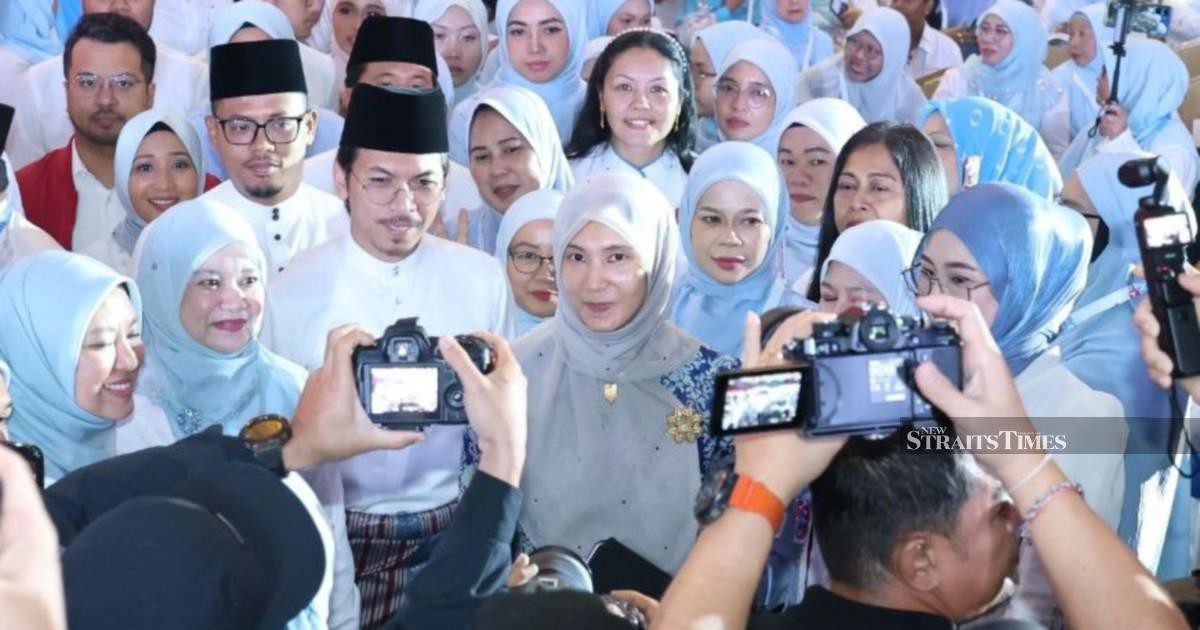 PKR will fracture if factions gain foothold, Nurul Izzah warns
