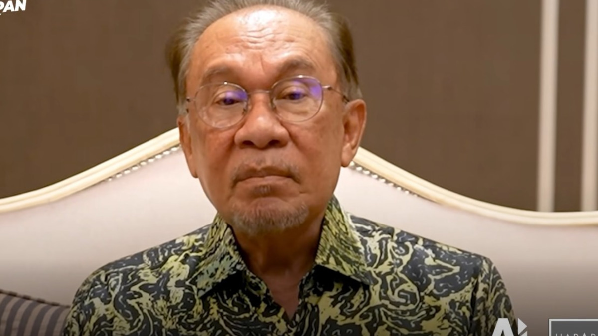 Anwar Appeals to Military and Police to Back PH in Negeri Sembilan Election