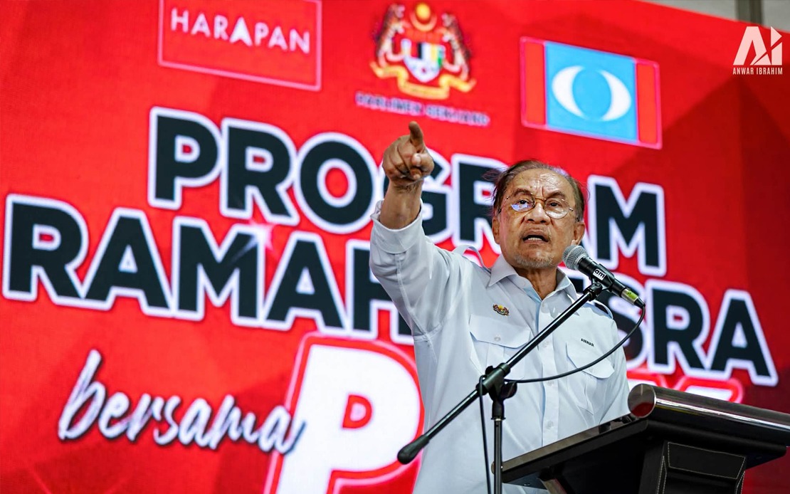 Anwar to Push China on Durian Market Access as Prices Plunge