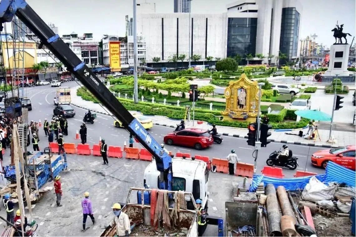 Bangkok evacuates 60 residents as Purple Line construction triggers dangerous sinkhole