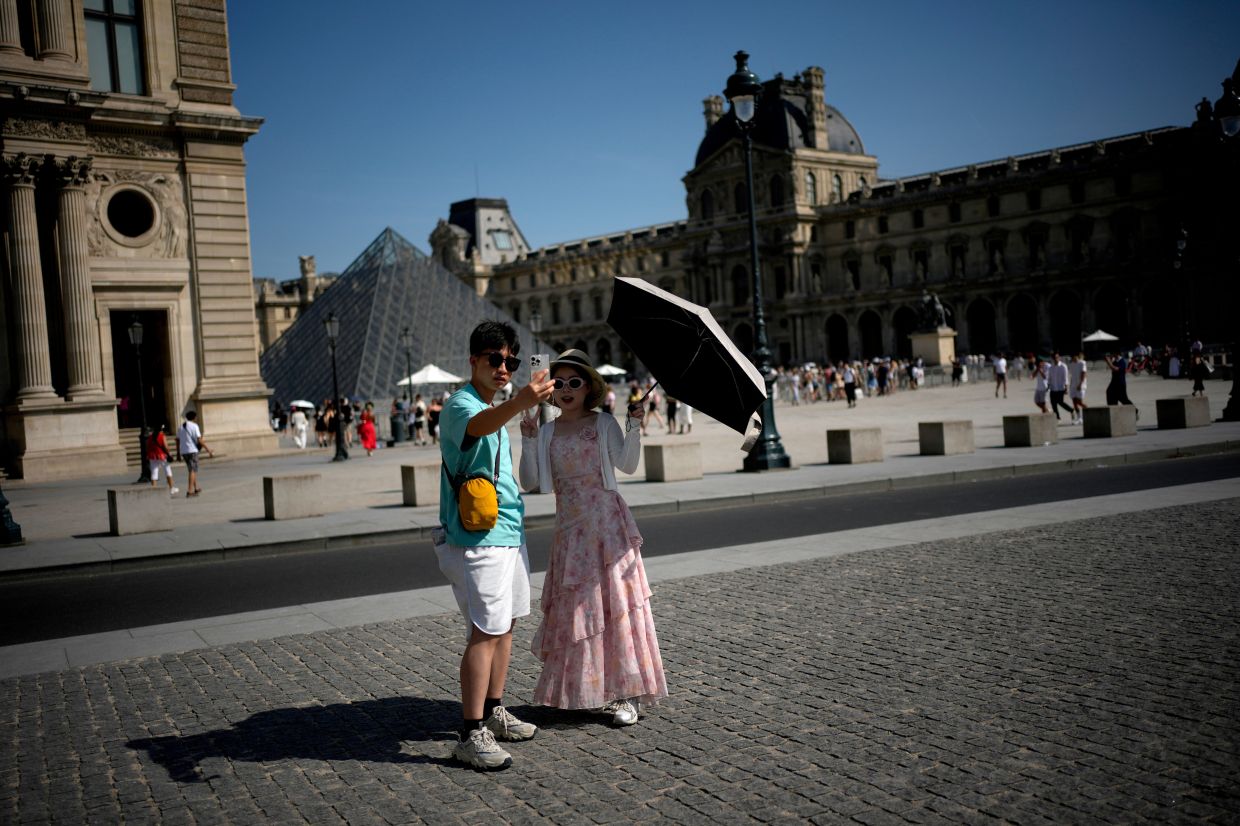 Essential Tech Precautions for Holiday Travellers: A Practical Guide to Digital Safety Abroad