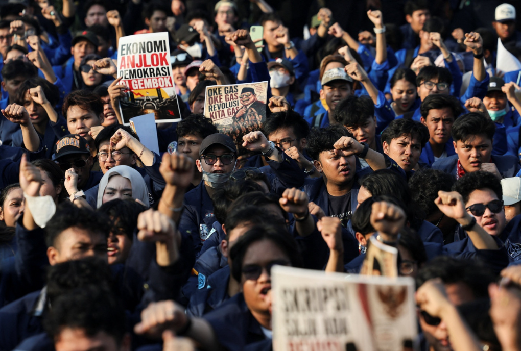 Indonesia's Free Meal Programme Divides Public as Protests Erupt Over Cost and Implementation