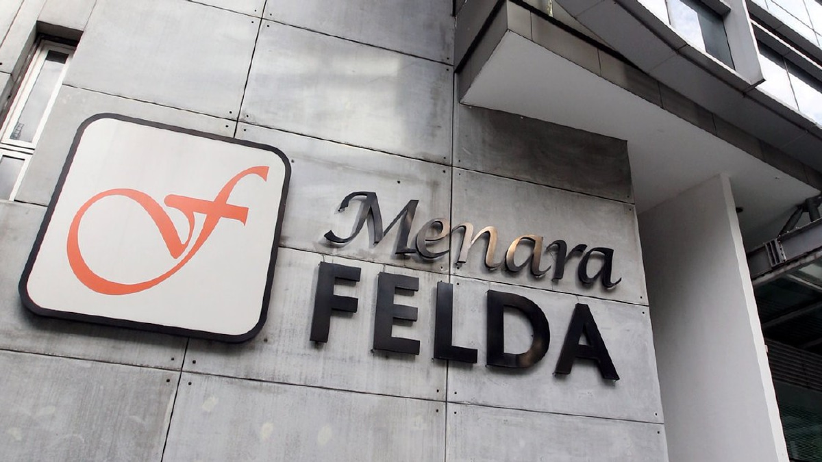 Anwar to Table Felda Second-Home Policy Paper to Cabinet Within a Month