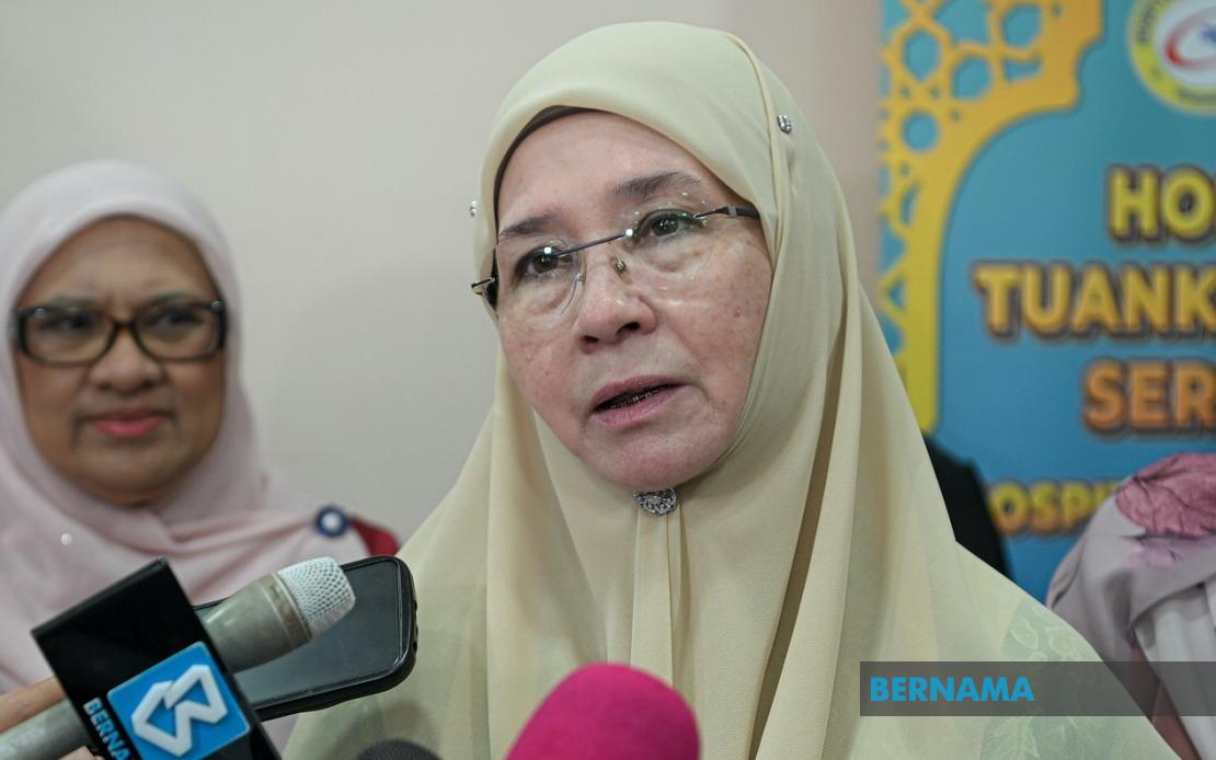 Tunku Azizah Offers Land To Orang Asli Families Affected By Maran Land Dispute