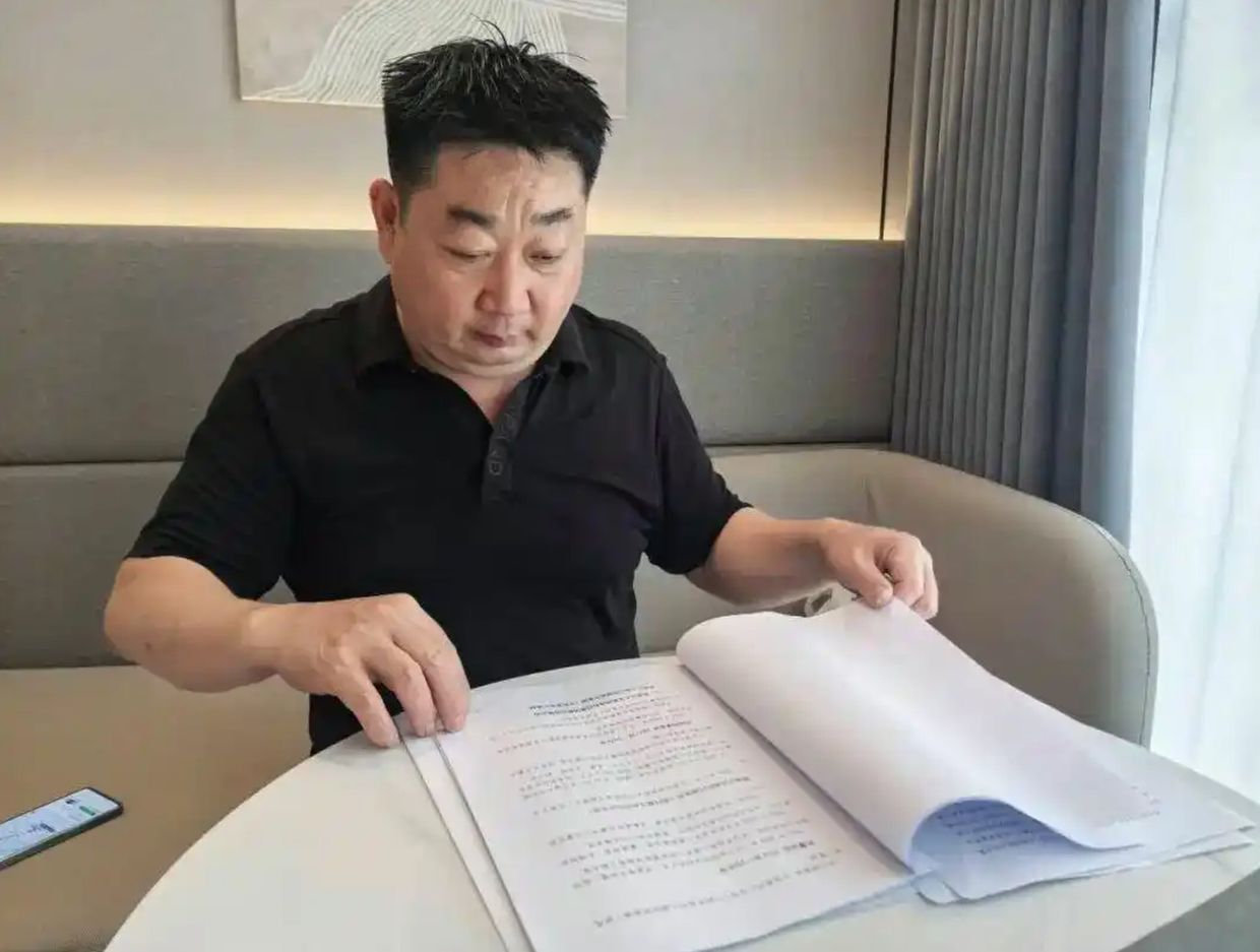 Chinese Father Sues Gaming Giants Over Son's Addiction, Seeks Court Oversight of Minor Protection