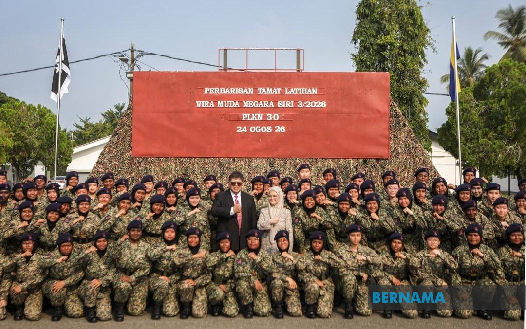 Johari Urges Youth to Cultivate Dreams, Courage and Knowledge for Leadership